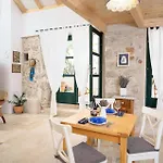 1 Bedroom Gorgeous In 펜션 *